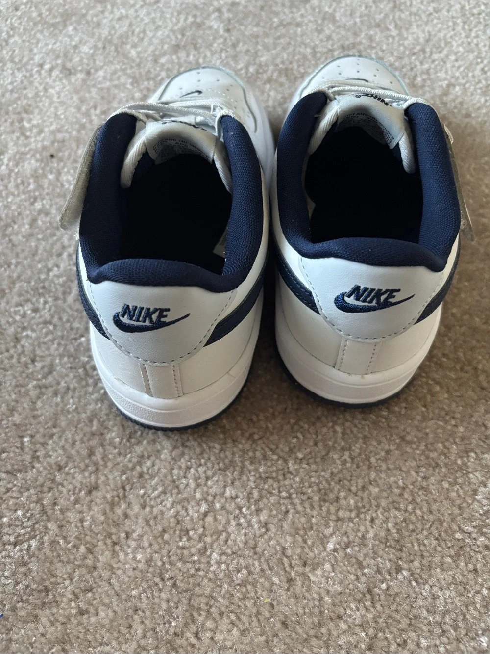 Nike White and Navy Low-Top Casual Sneakers